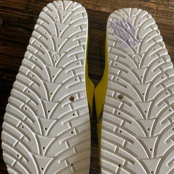 New with No Tags. Yellow Criss Cross Slide Sandals. Size 8. - Picture 3 of 4